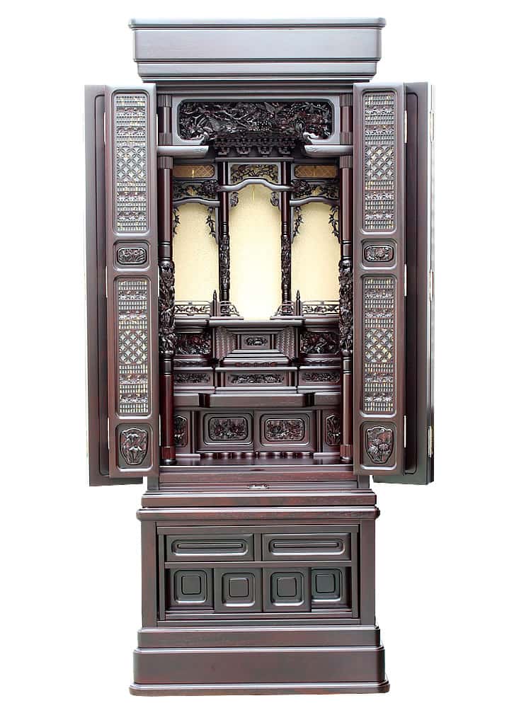 紫檀のお仏壇の扉を開いた正面からの写真